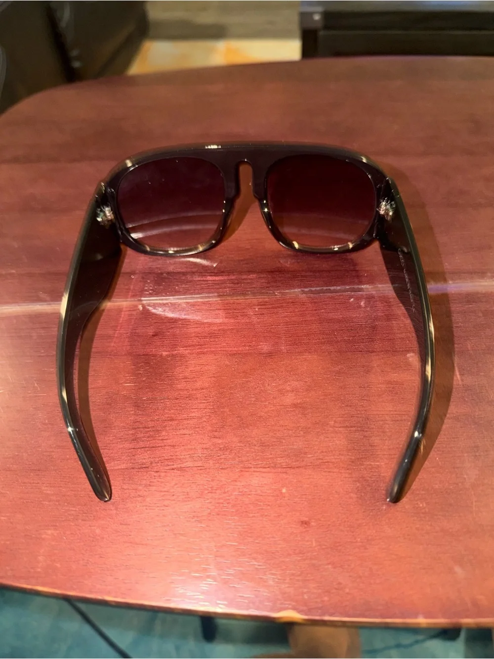 Gucci Black Shield-Style Sunglasses with Dark Gradient Lenses